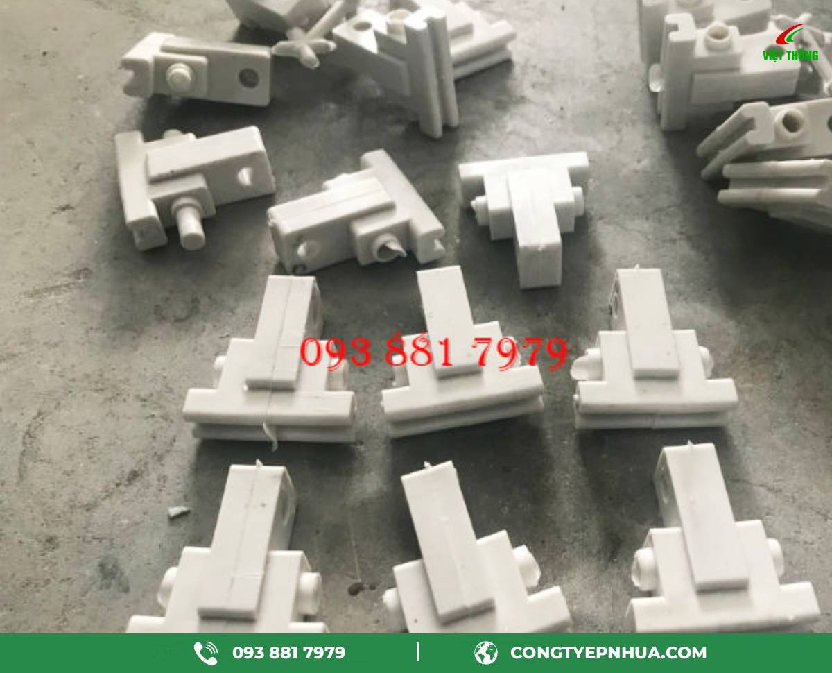 ép nhựa phụ kiện cửa kéo
