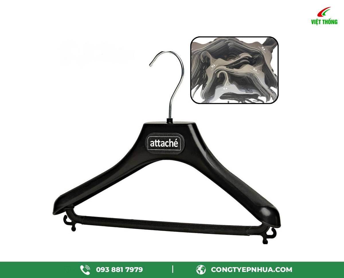 Móc áo có in logo thương hiệu nổi bật